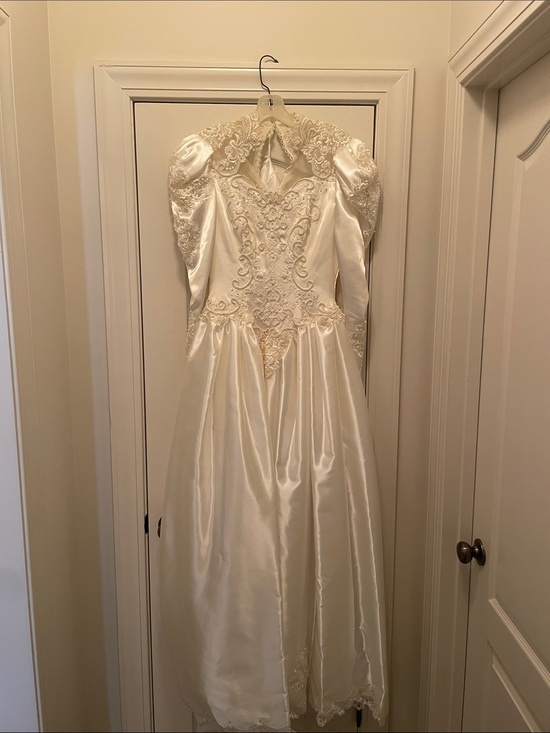 Dresses & Skirts - Wedding Dress Ivory Satin Lace - Puff Sleeves